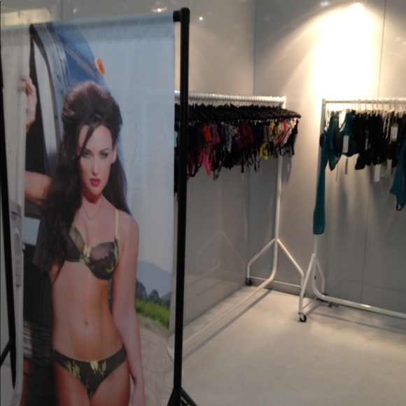 Meet your Posher, Robin - Picture 8 of 10